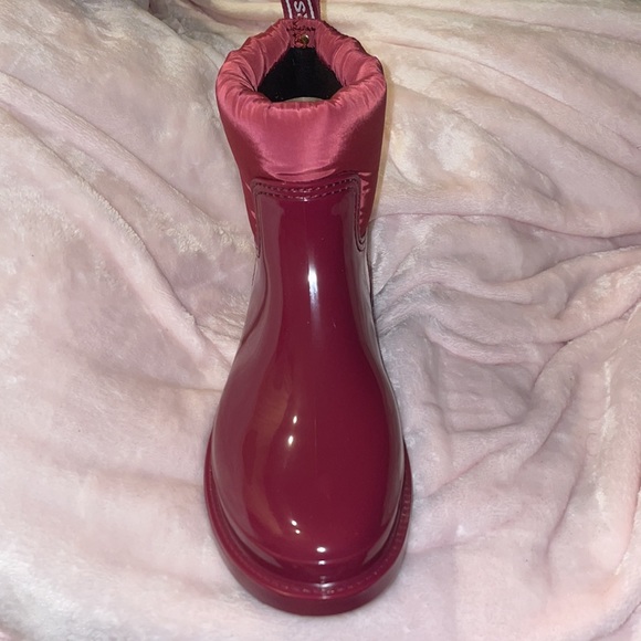 Michael kors rain boots, never worn - Picture 7 of 8